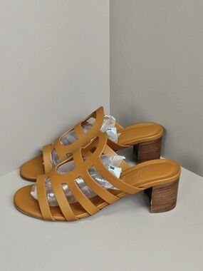 ❌sold❌🚩steal Hermes Mustard Leather Strappy Block Heel Mules